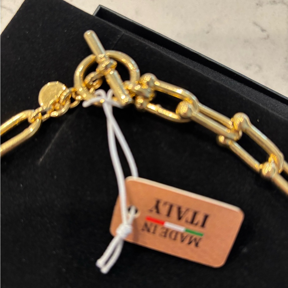 Elegant Gold Chain Necklace - Picture 4 of 7